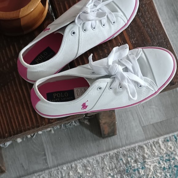 Womans foot wair - Picture 4 of 4